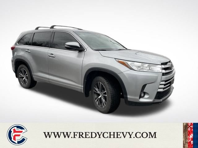 Used 2017 Toyota Highlander LE image 7