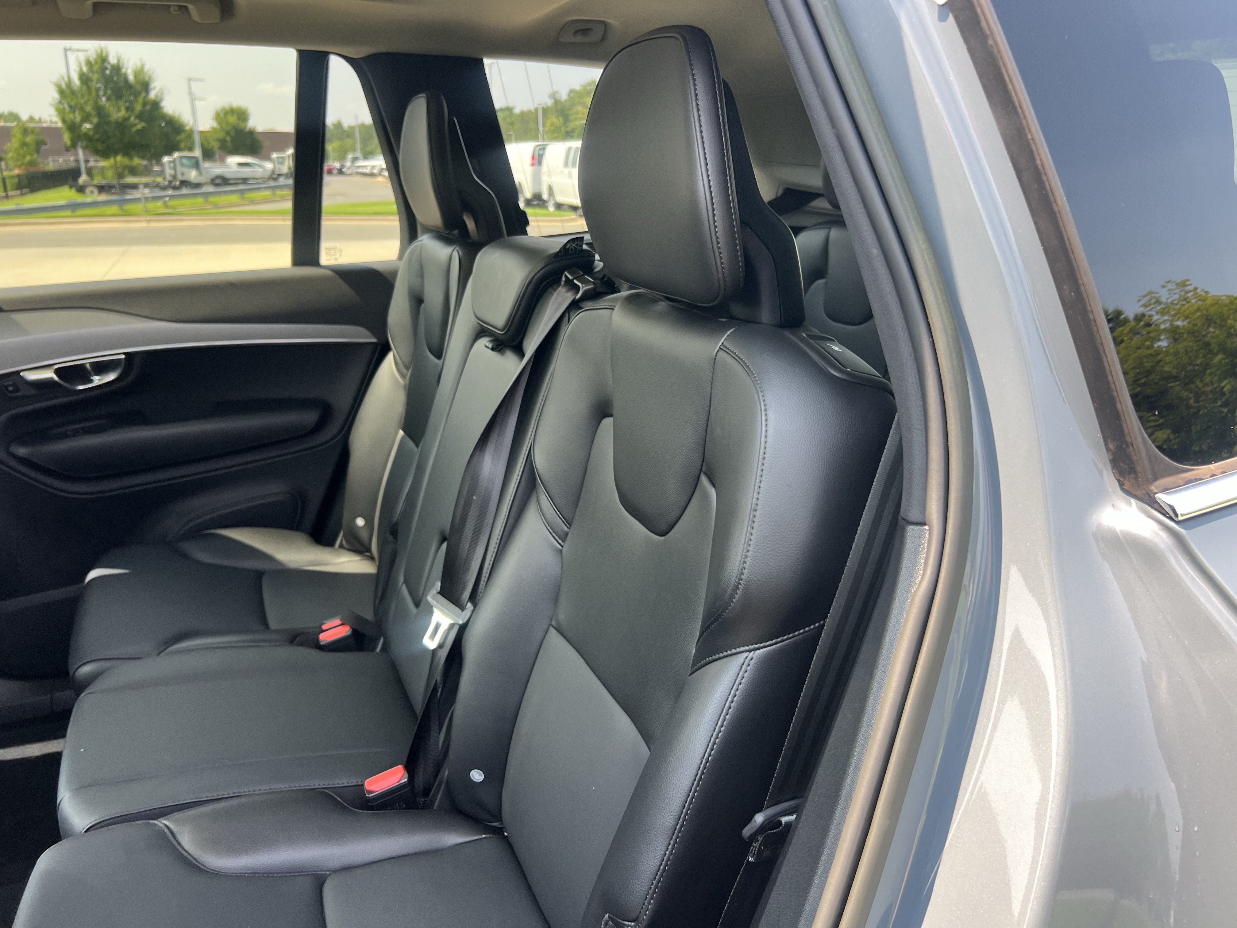 Used 2023 Volvo XC90 B5 Core AWD/4WD image 32