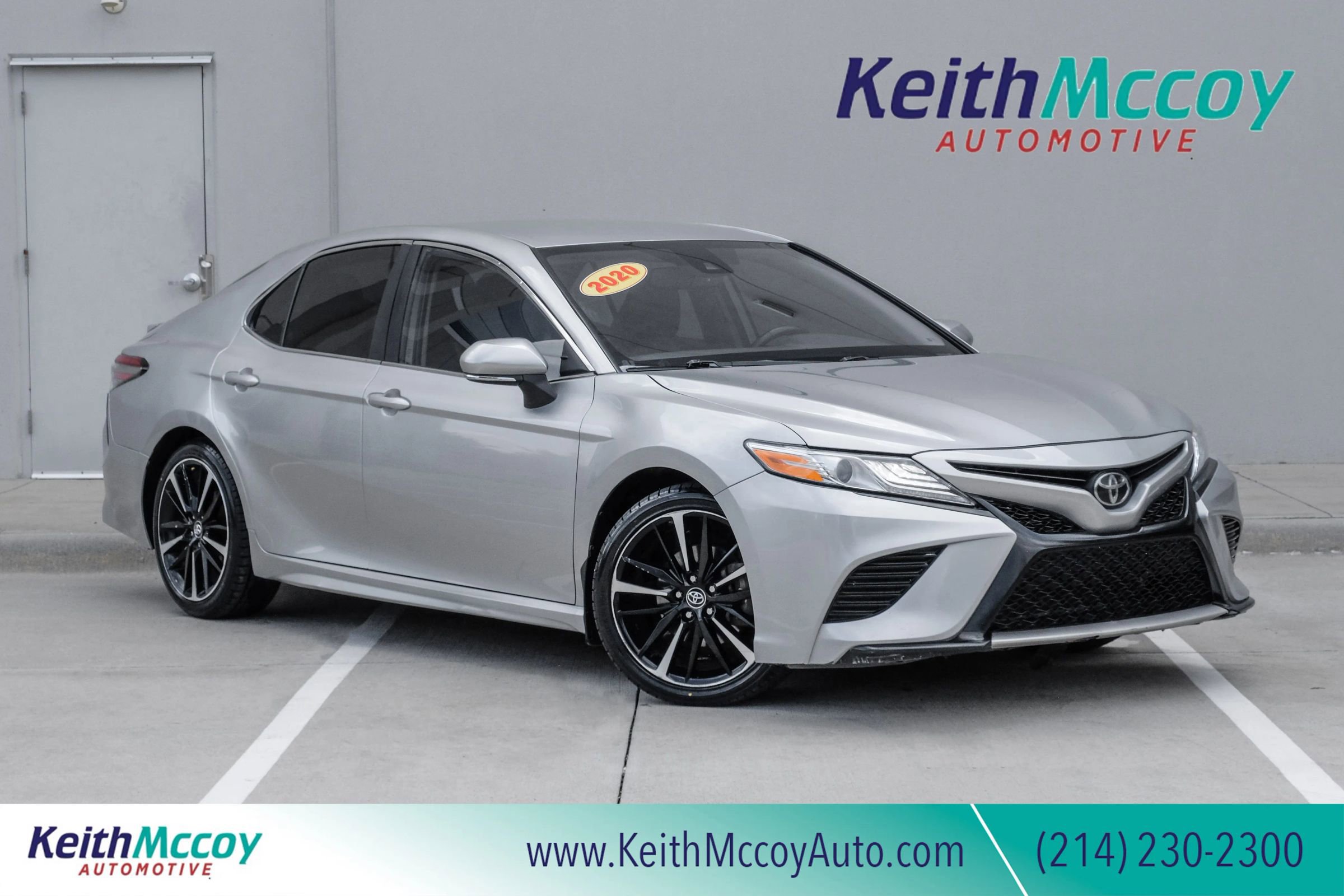 Used 2020 Toyota Camry XSE FWD image 1