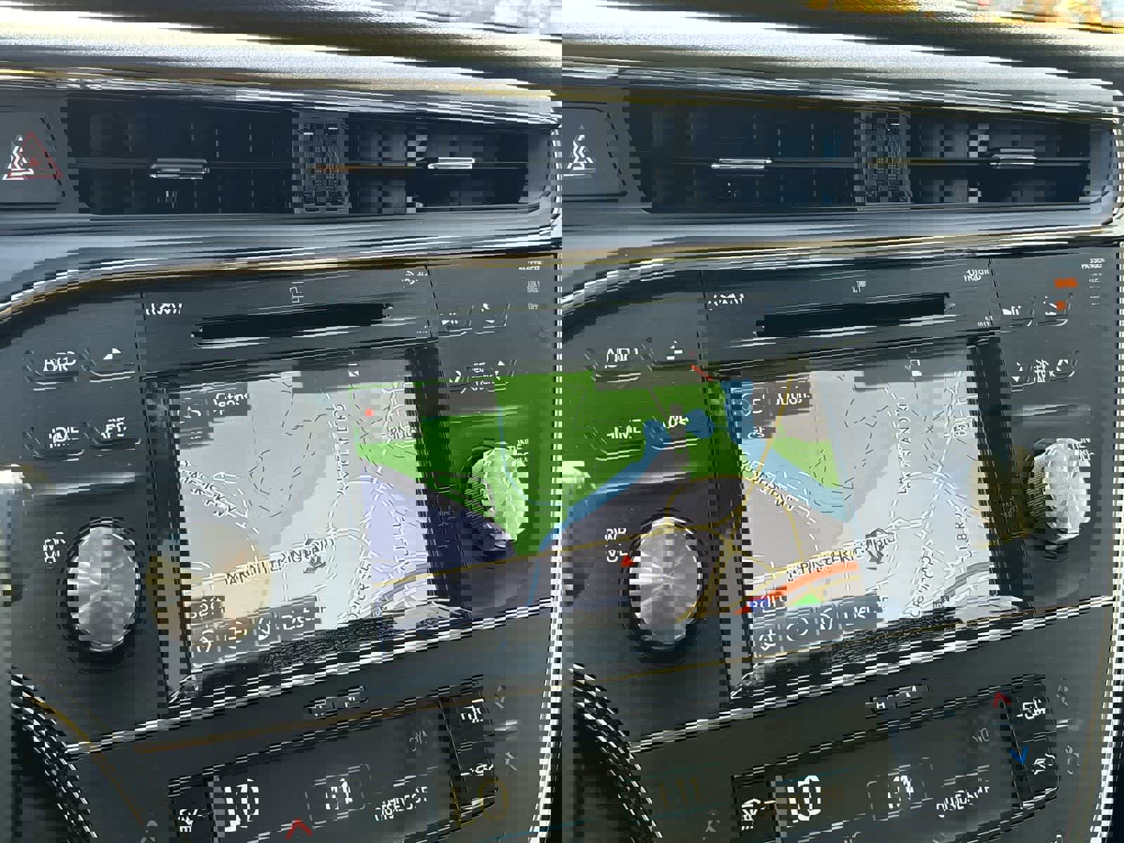 Used 2018 Toyota Avalon Limited w/ Carpet Mat Package image 15