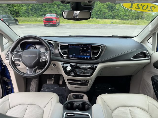 Used 2021 Chrysler Pacifica Touring-L w/ Uconnect Theater Family Group AWD/4WD image 12