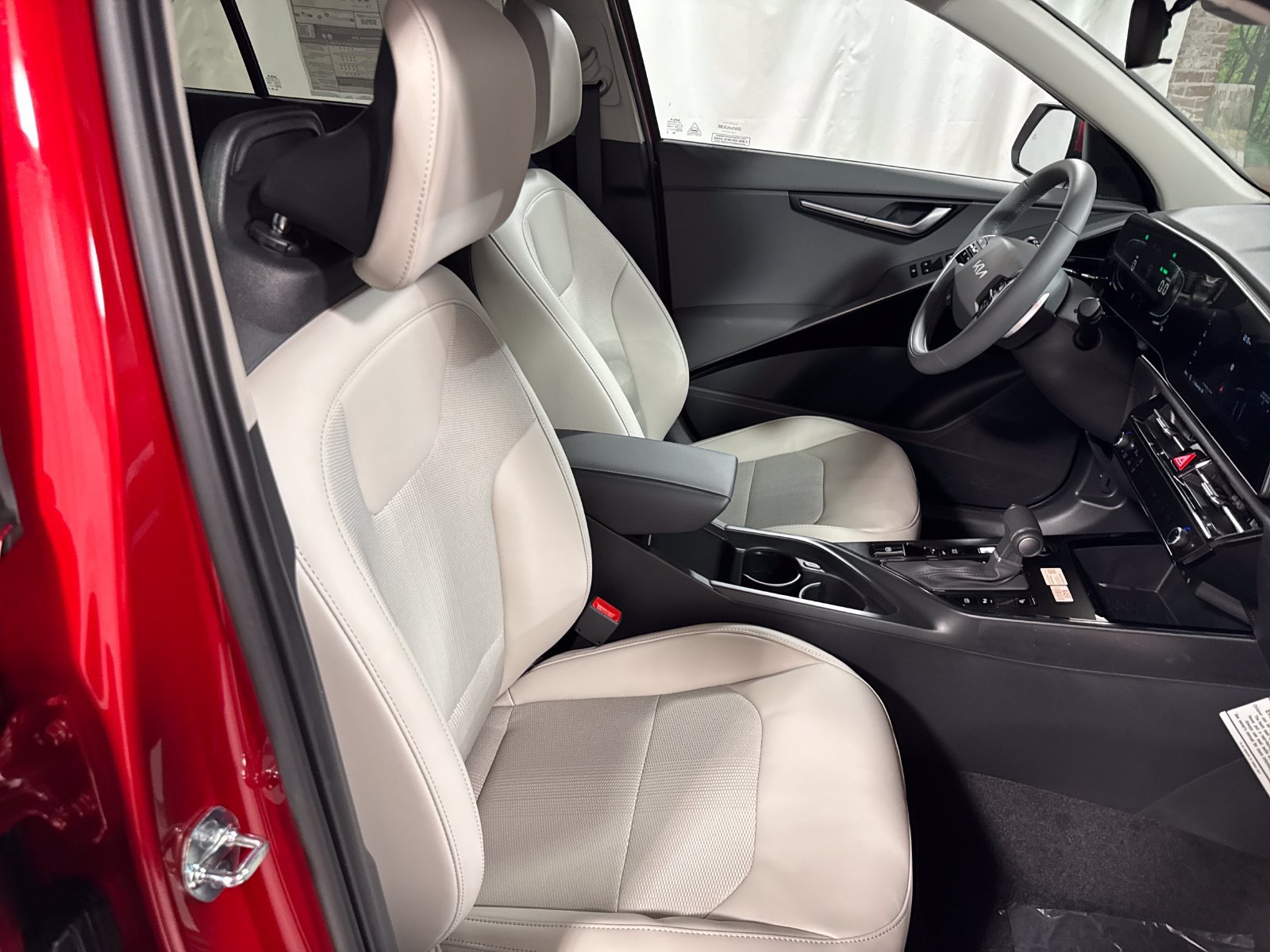 New 2026 Kia Niro FWD image 24