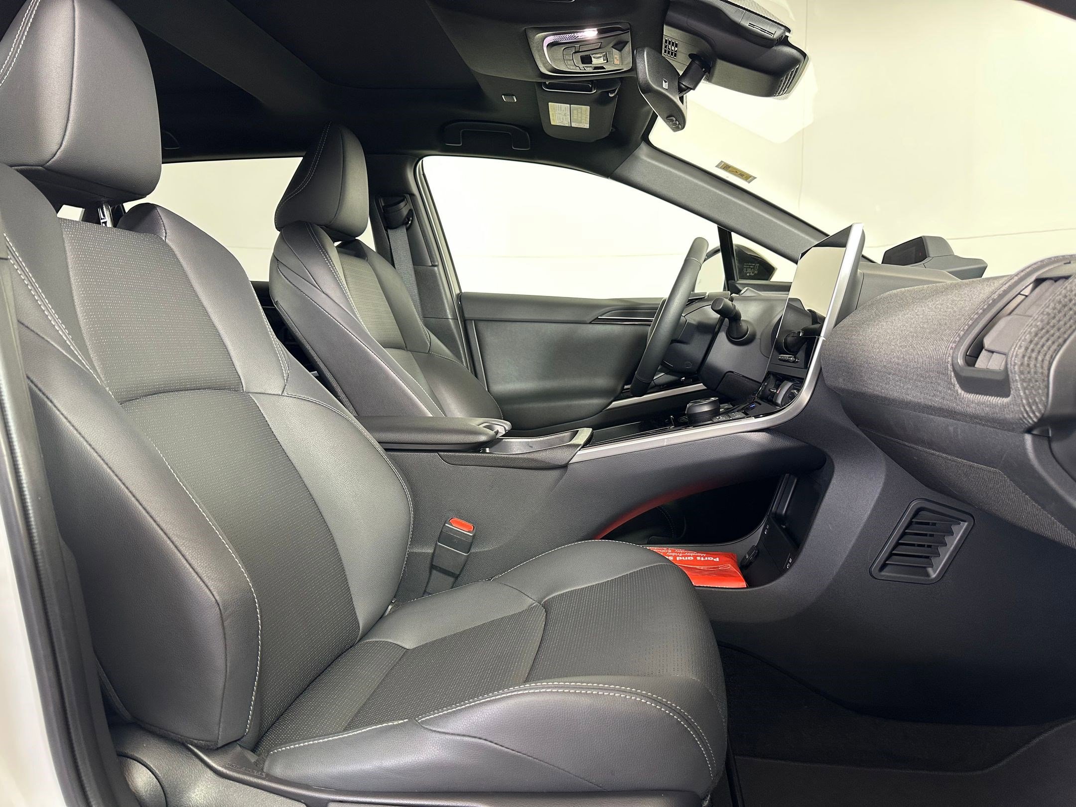 Used 2025 Toyota bZ4X AWD image 28