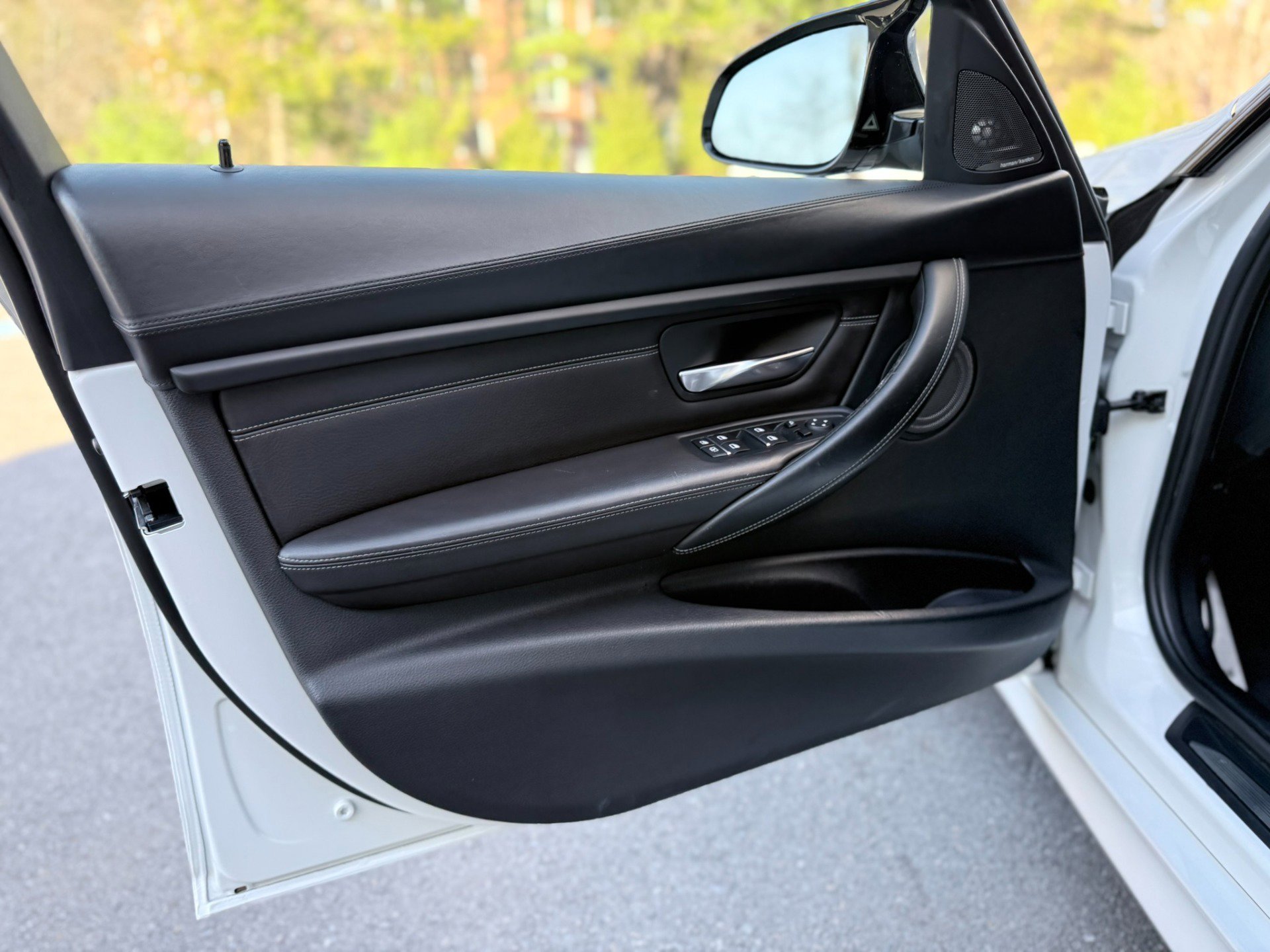 Used 2016 BMW M3 image 8