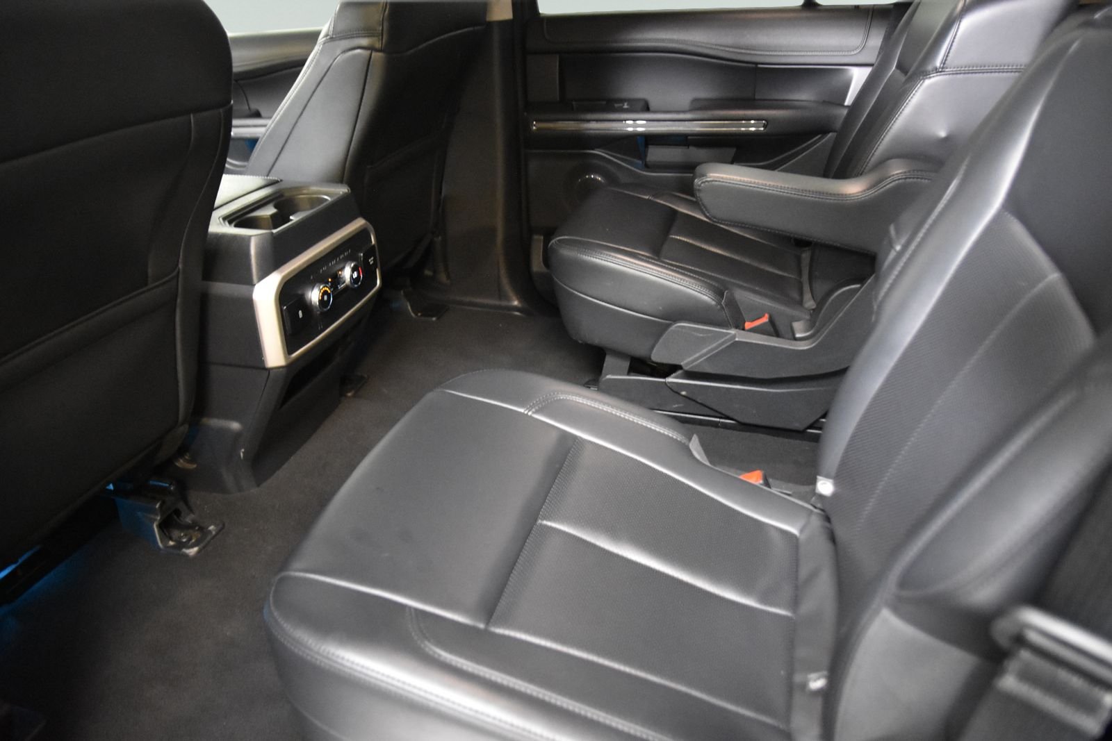 Used 2024 Ford Expedition XLT RWD image 32