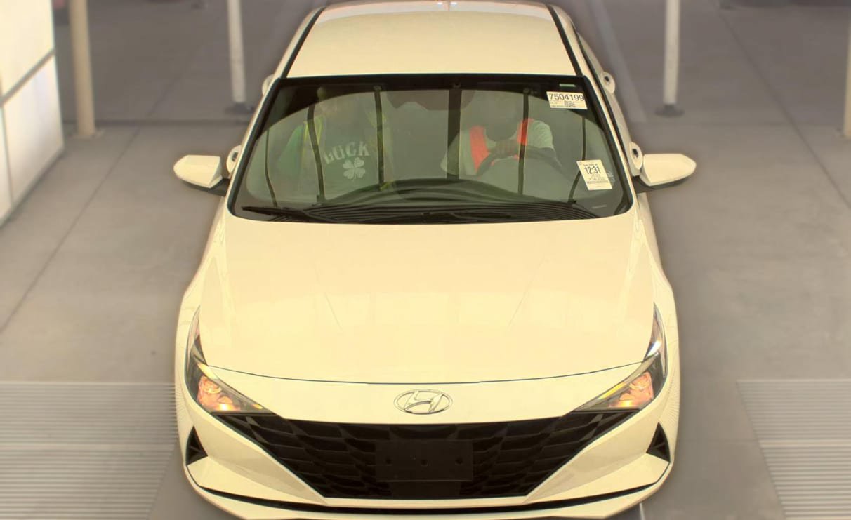 Used 2023 Hyundai Elantra SEL w/ Convenience Package FWD image 2