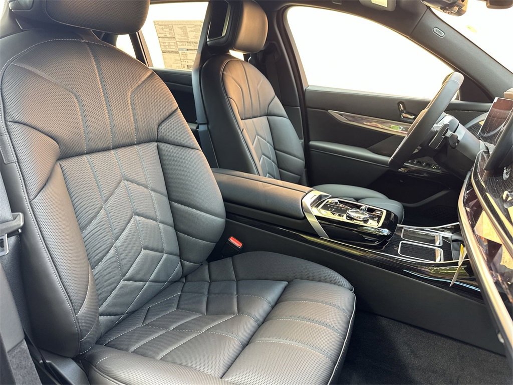 New 2026 BMW 740i xDrive image 23