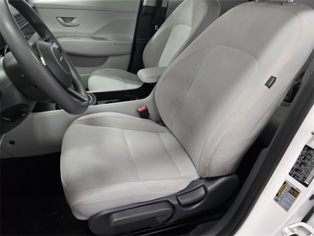 Used 2024 Hyundai Kona SE image 20