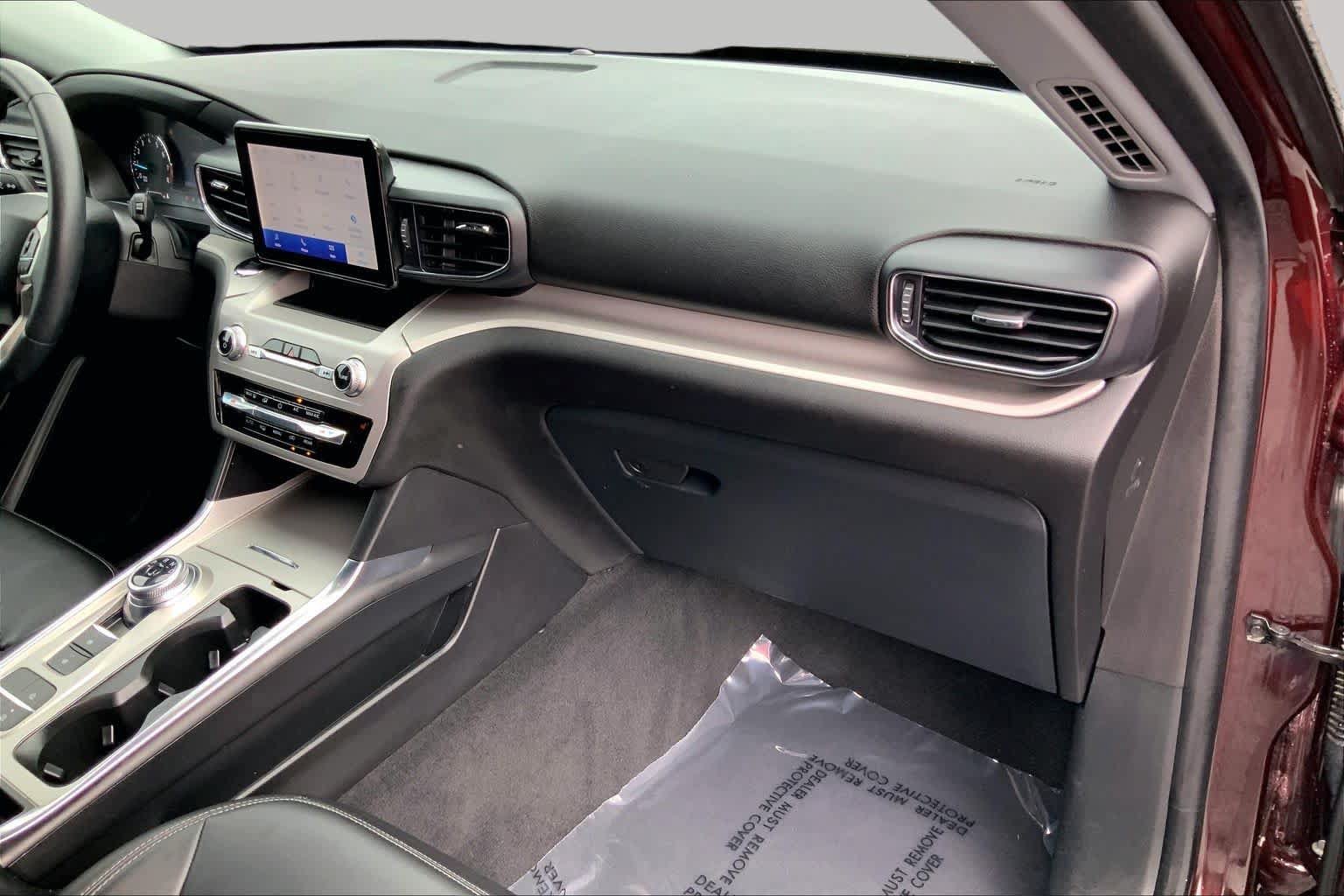 Certified 2023 Ford Explorer XLT w/ Equipment Group 202A RWD image 18