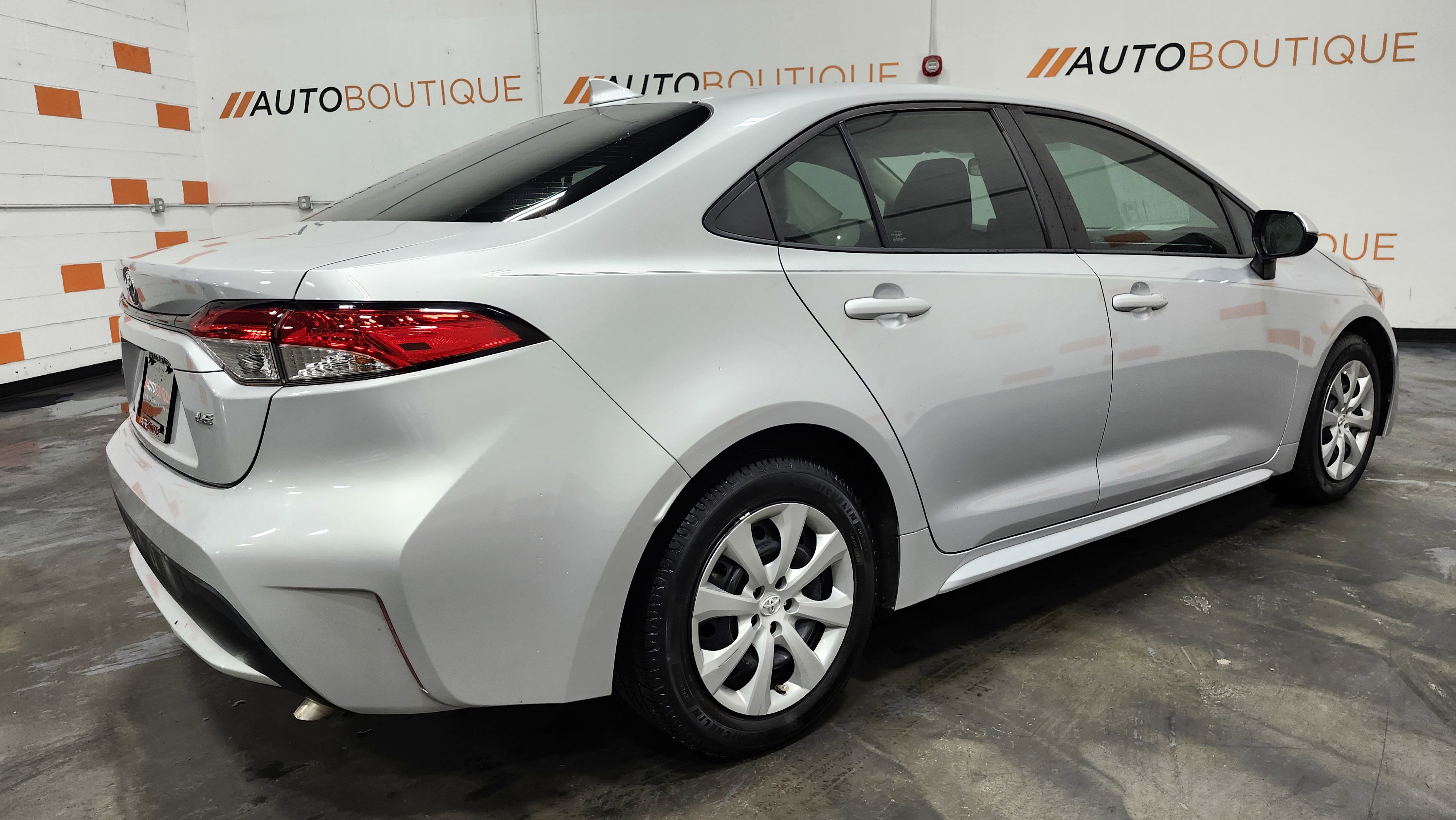 Used 2020 Toyota Corolla LE image 14
