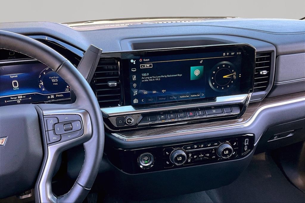 Used 2024 Chevrolet Silverado 1500 LT image 9