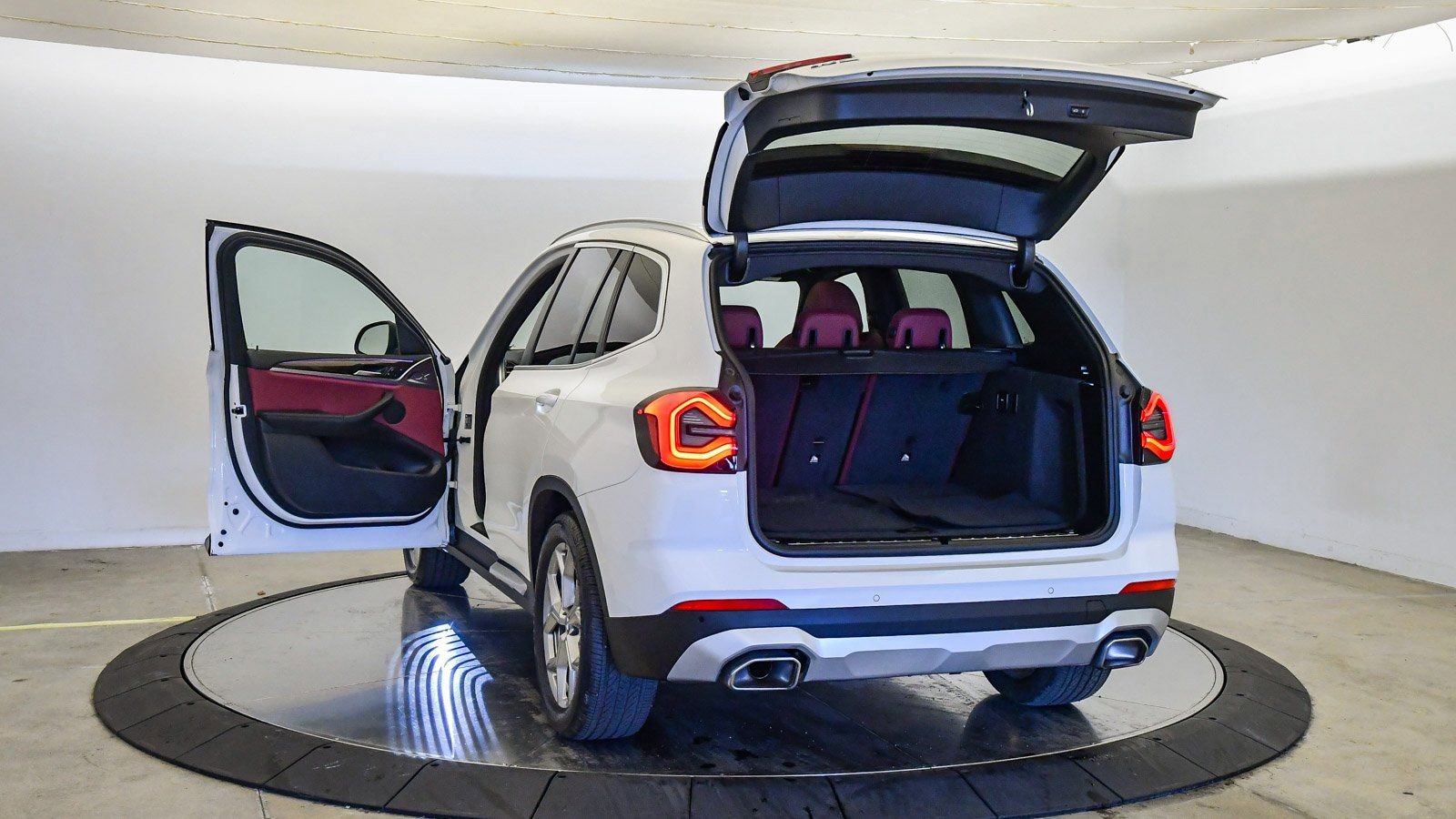 Certified 2024 BMW X3 sDrive30i w/ Premium Package image 28