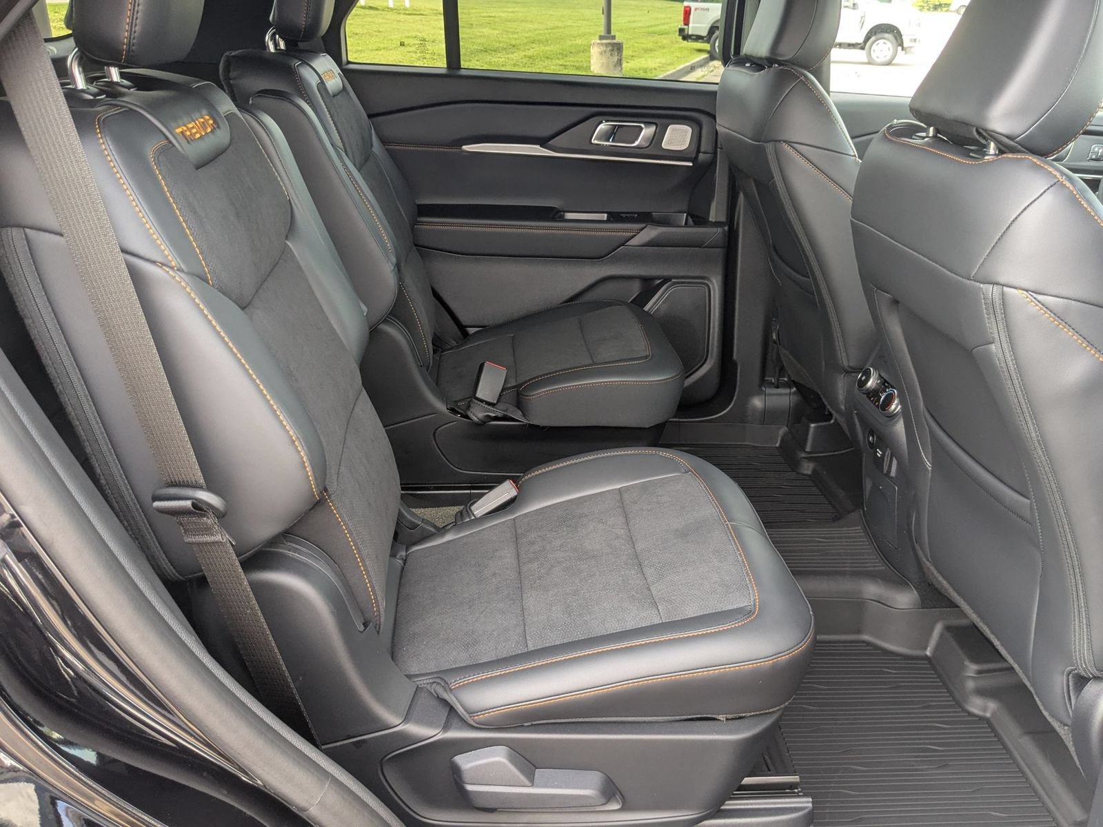 New 2026 Ford Explorer Tremor w/ Tremor Ultimate Package AWD/4WD image 38