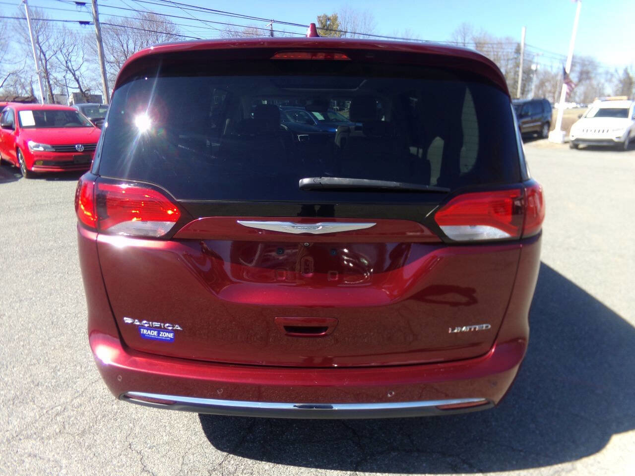 Used 2017 Chrysler Pacifica Limited image 5
