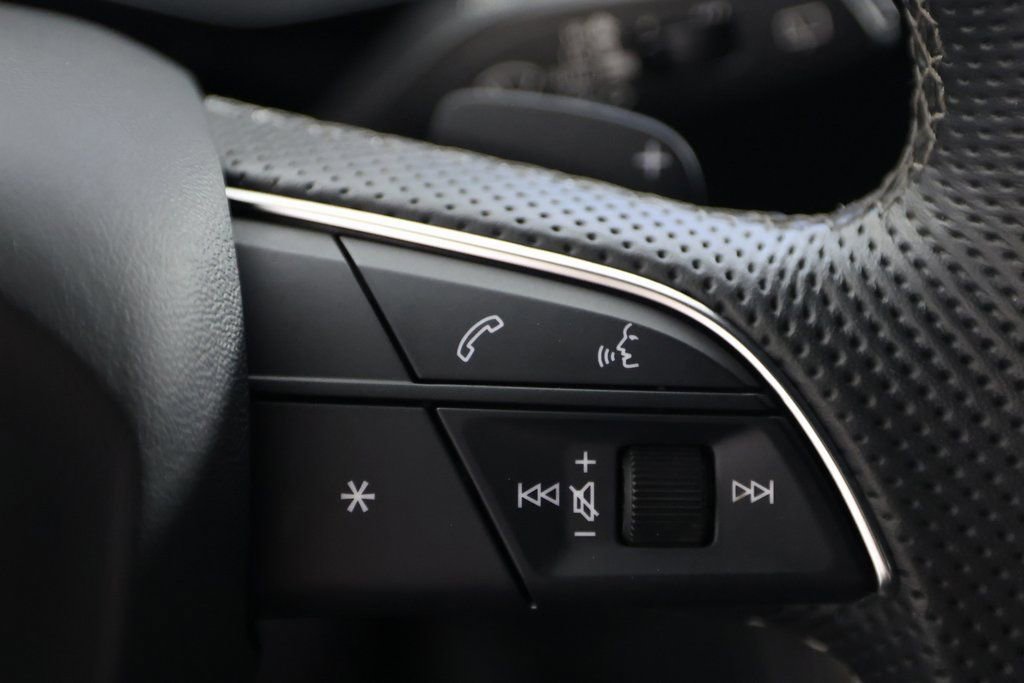 Used 2024 Audi SQ8 Prestige AWD/4WD image 23