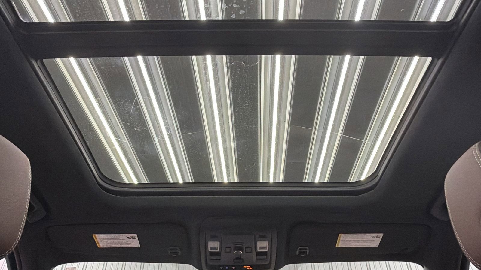 Used 2025 Chevrolet Tahoe High Country AWD/4WD image 32