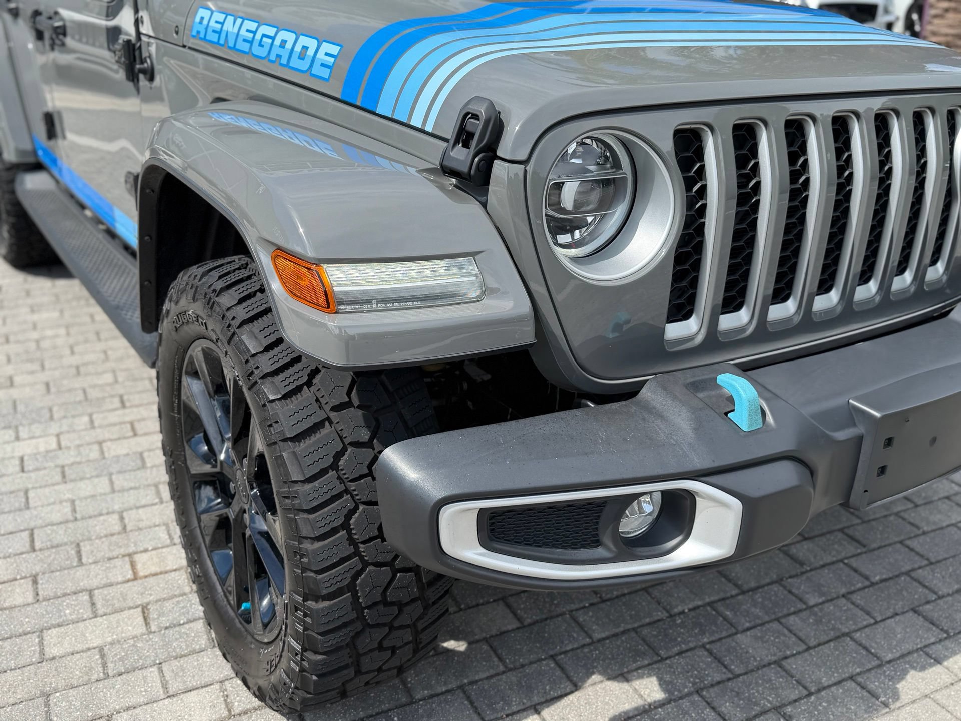Used 2021 Jeep Wrangler Unlimited Sahara w/ Cold Weather Group AWD/4WD image 12
