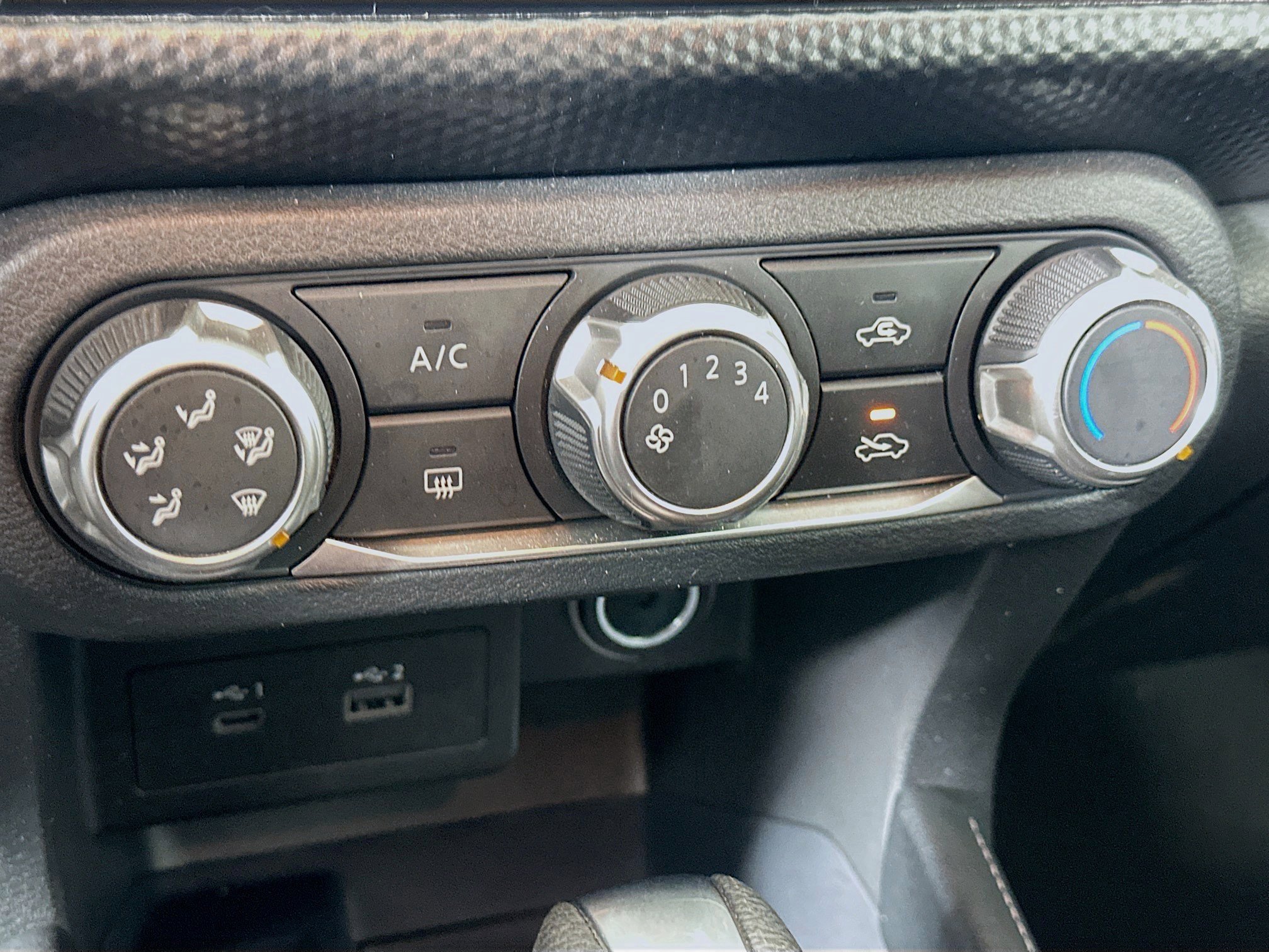 Used 2024 Nissan Kicks SV image 23