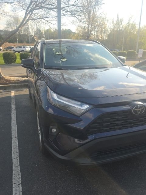 Used 2023 Toyota RAV4 XLE Premium image 7