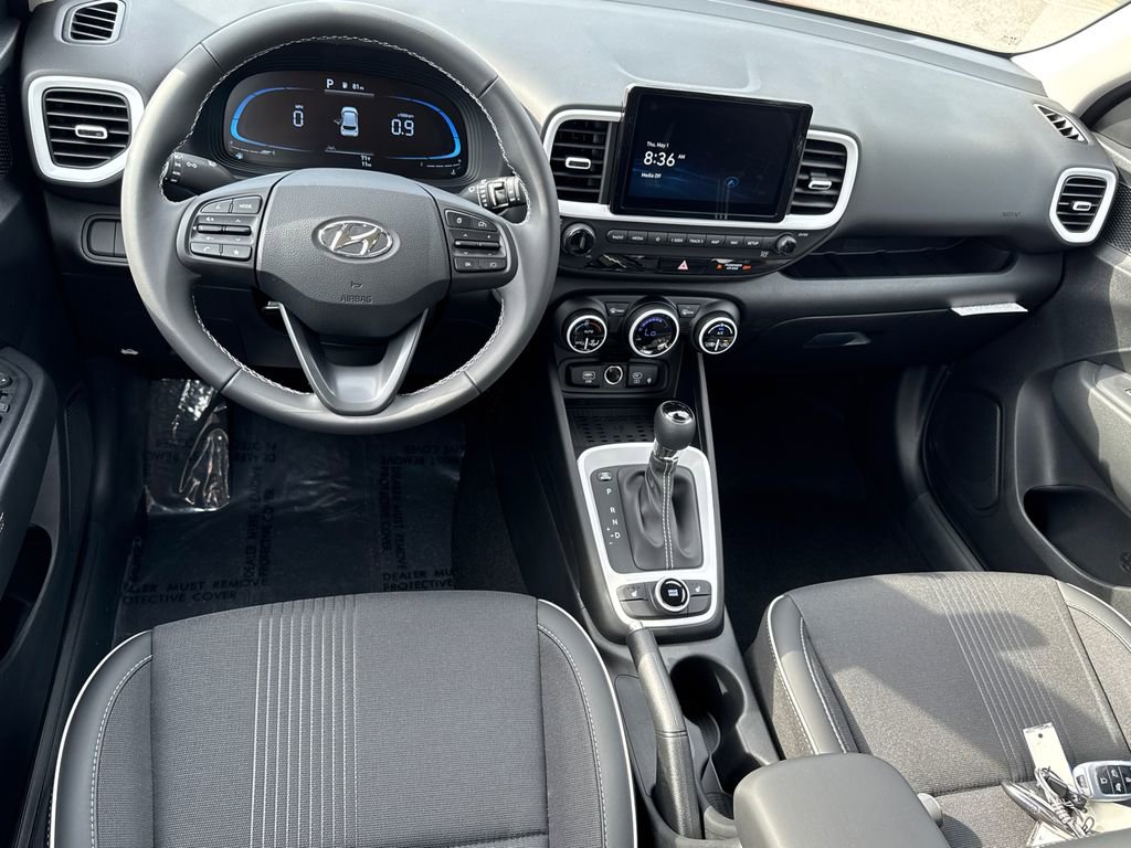 New 2025 Hyundai Venue Limited image 14