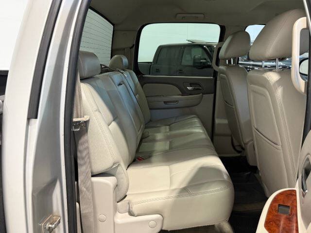 Used 2010 GMC Sierra 1500 SLT AWD/4WD image 17