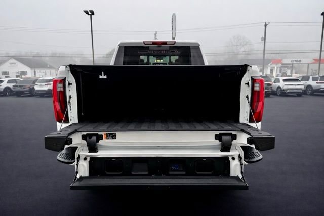 Used 2025 GMC Sierra 2500 Denali Ultimate image 13