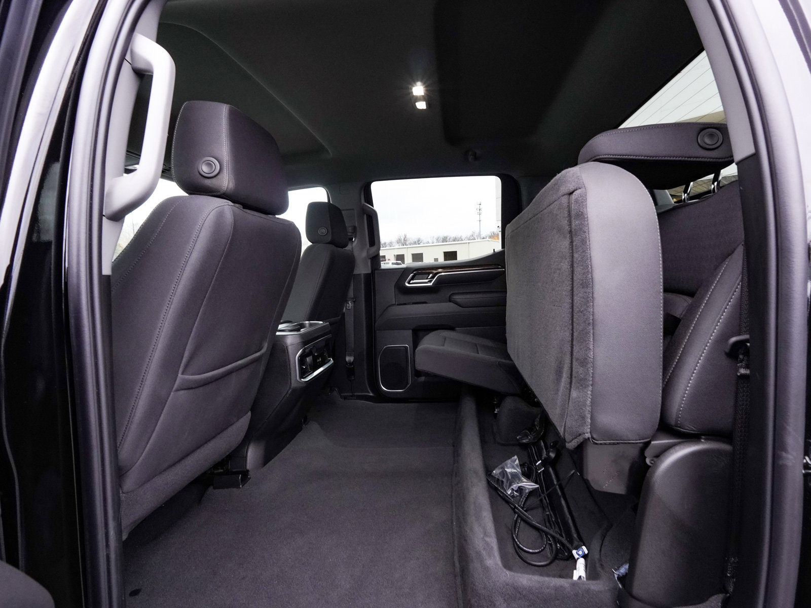 Used 2025 GMC Sierra 1500 Elevation image 32