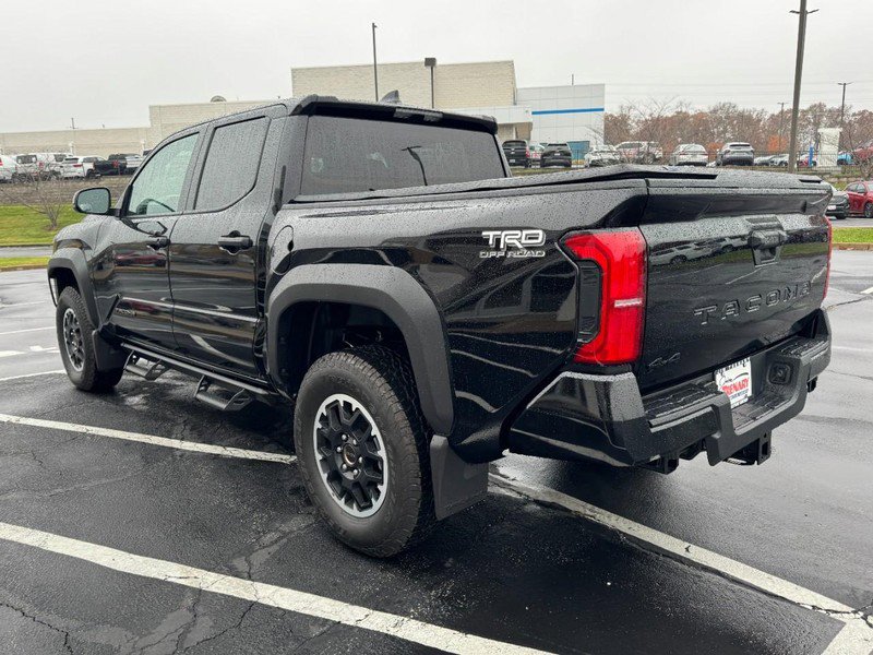 Used 2025 Toyota Tacoma TRD Off-Road image 5