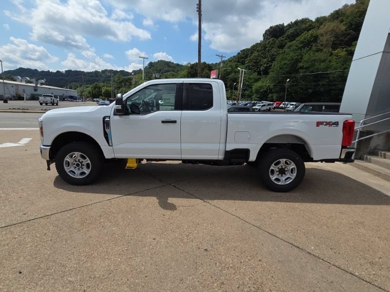 New 2026 Ford F250 XLT w/ FX4 Off-Road Package AWD/4WD image 4