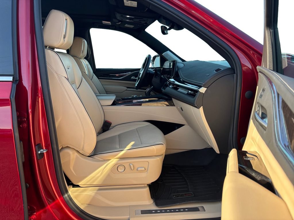 Used 2023 Cadillac Escalade Premium Luxury w/ Performance Package AWD/4WD image 22