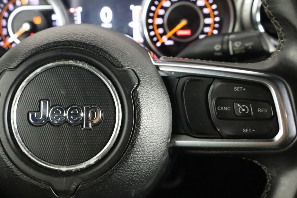 Used 2018 Jeep Wrangler Unlimited Sahara image 10