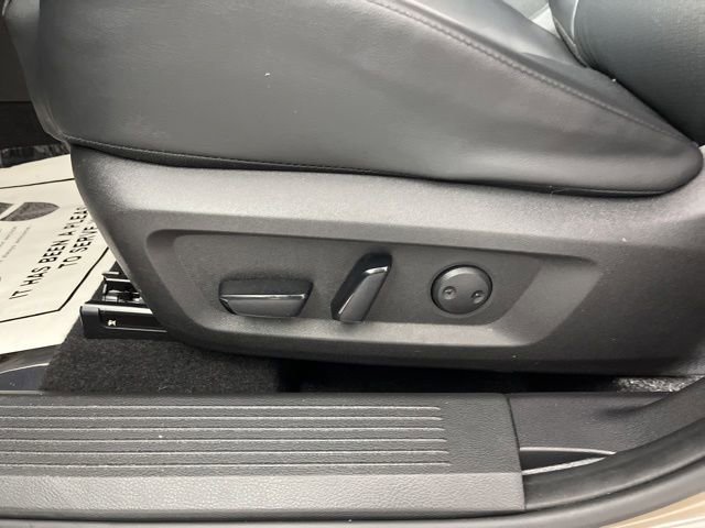Used 2024 Nissan Rogue SV w/ SV Premium Package FWD image 33