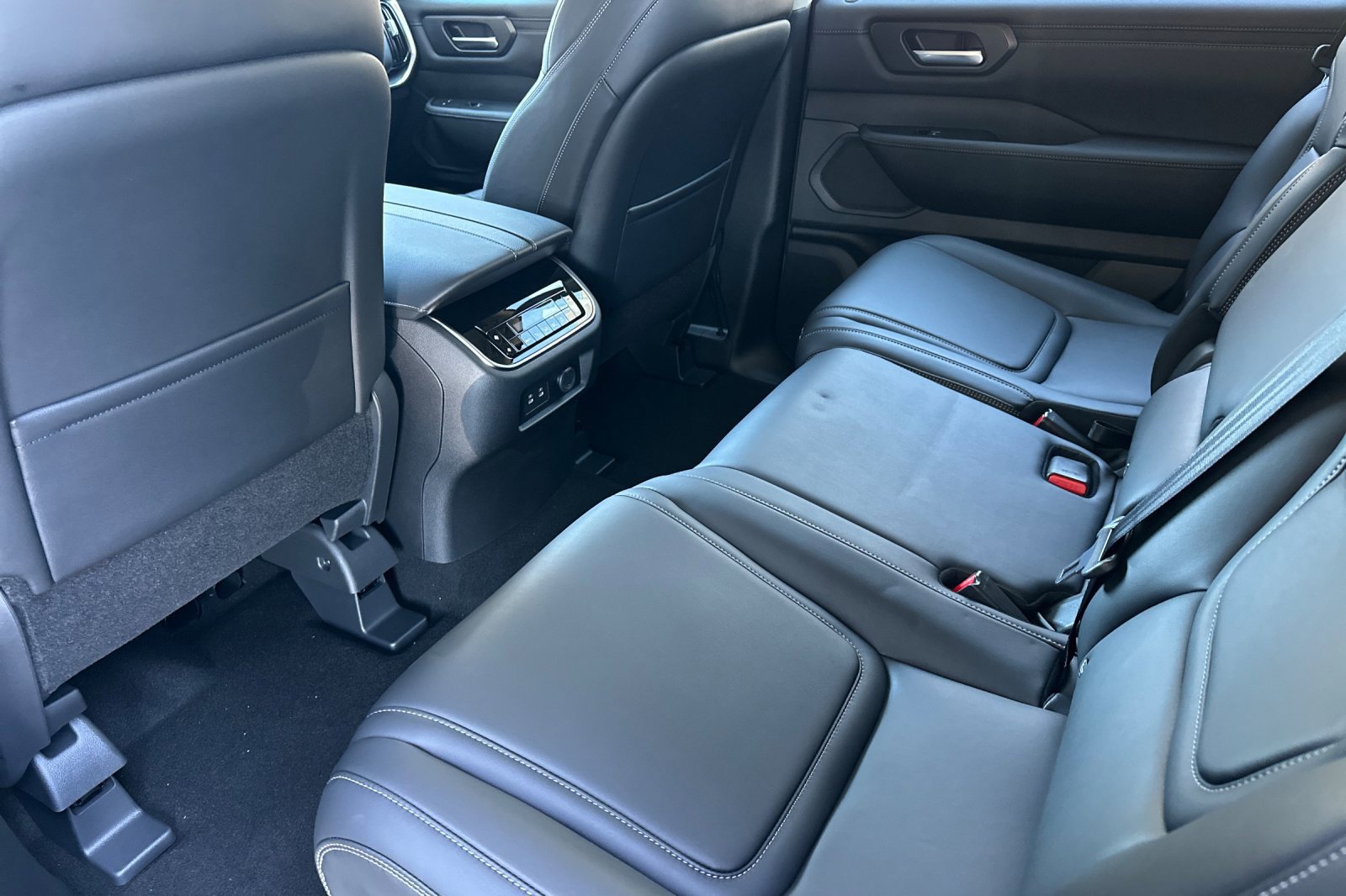 New 2026 Nissan Armada SV AWD/4WD image 14