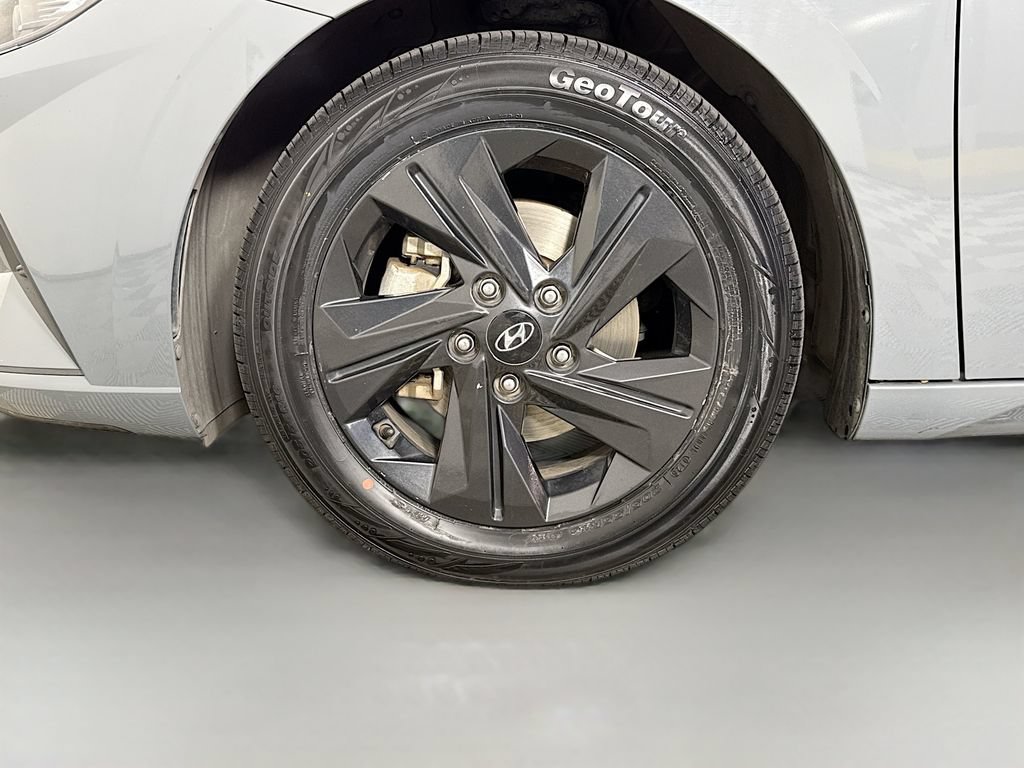Used 2022 Hyundai Elantra SEL FWD image 29