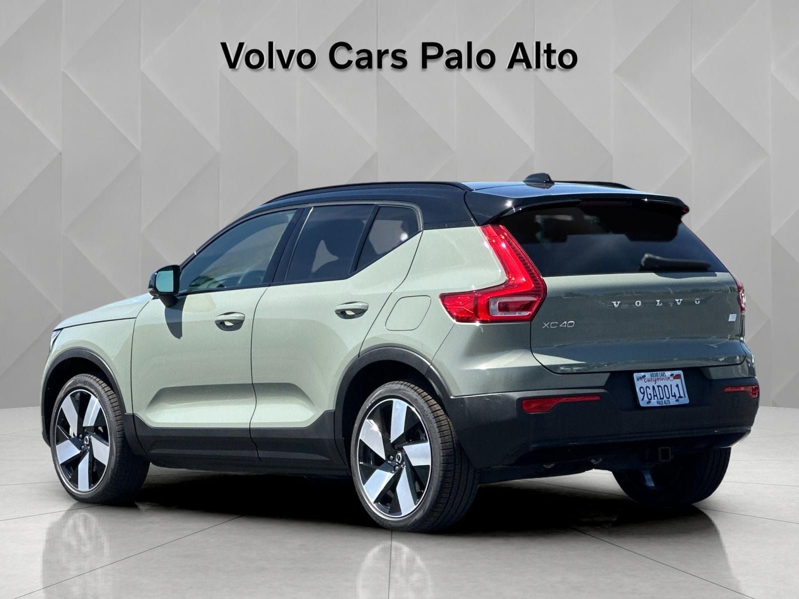 Certified 2023 Volvo XC40 Recharge Ultimate w/ Protection Package Premier AWD/4WD image 9