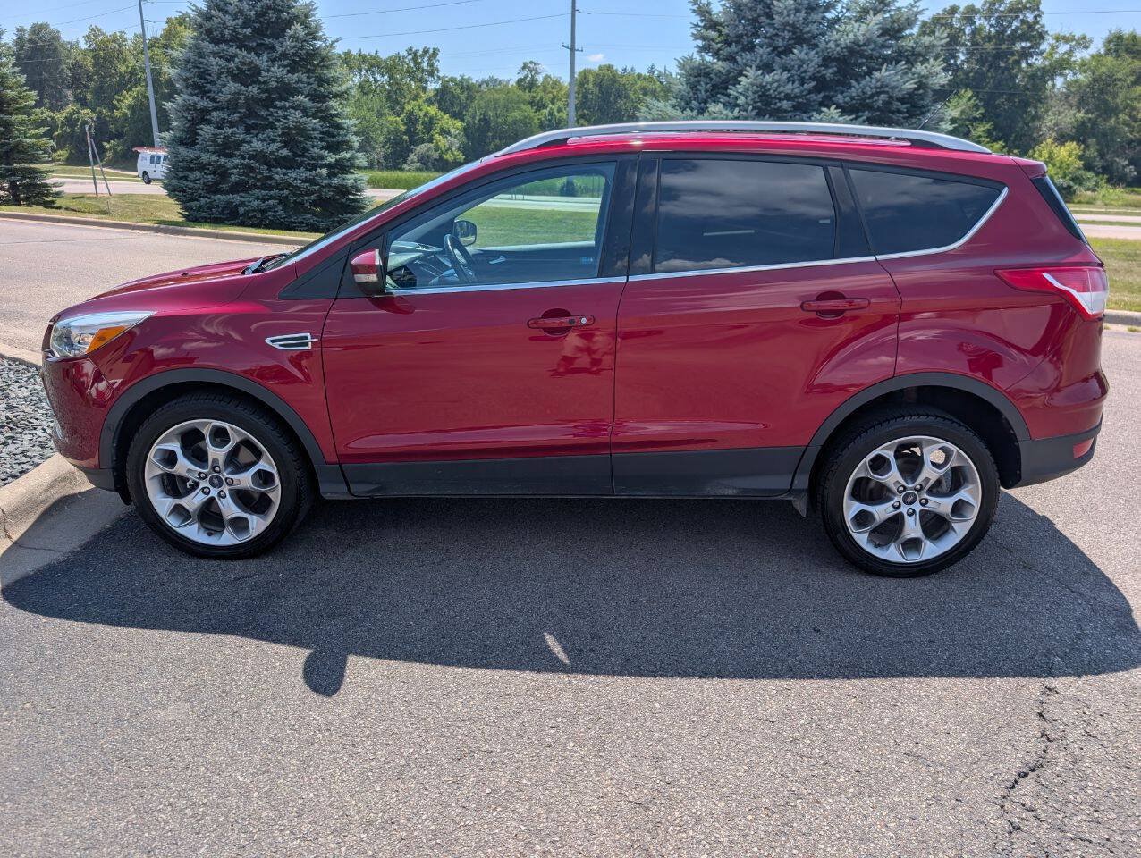 Used 2016 Ford Escape Titanium w/ Equipment Group 301A AWD/4WD image 6