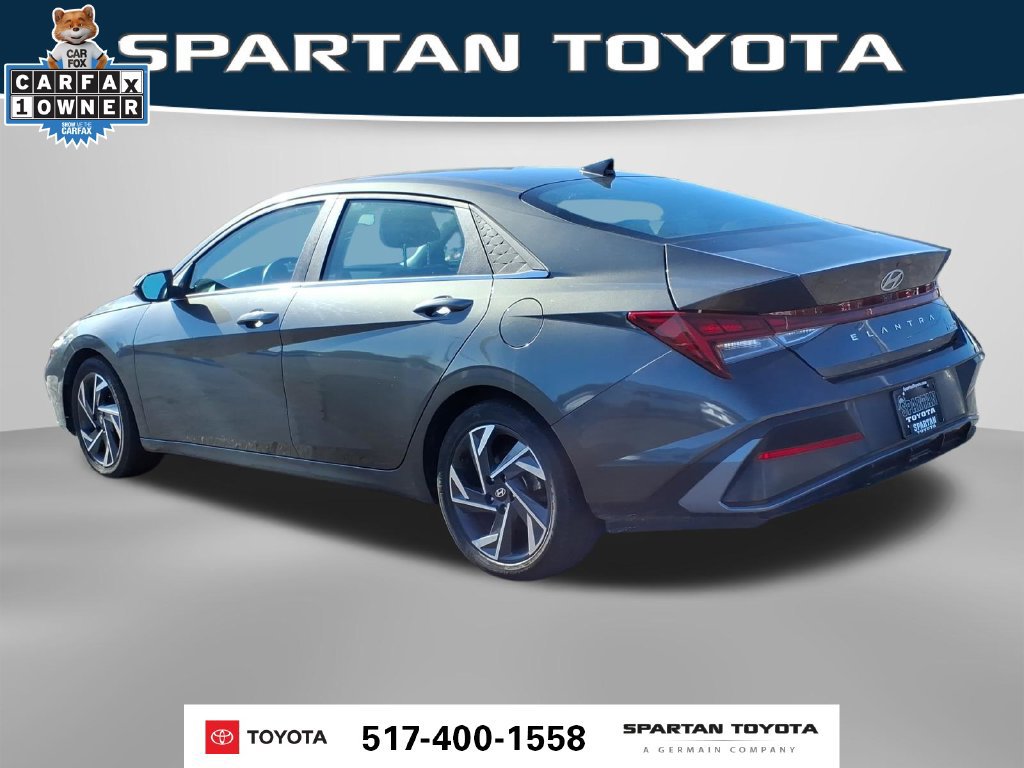 Used 2025 Hyundai Elantra Limited FWD image 10