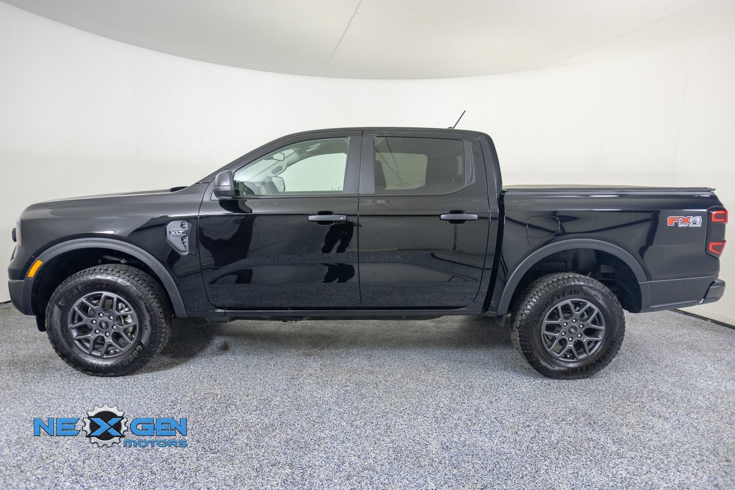 Used 2025 Ford Ranger XLT w/ Equipment Group 301A High AWD/4WD image 5