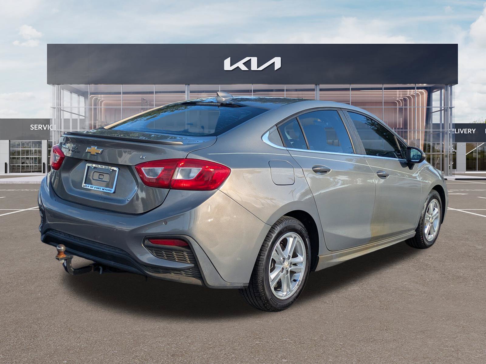 Used 2017 Chevrolet Cruze LT w/ Convenience Package FWD image 4