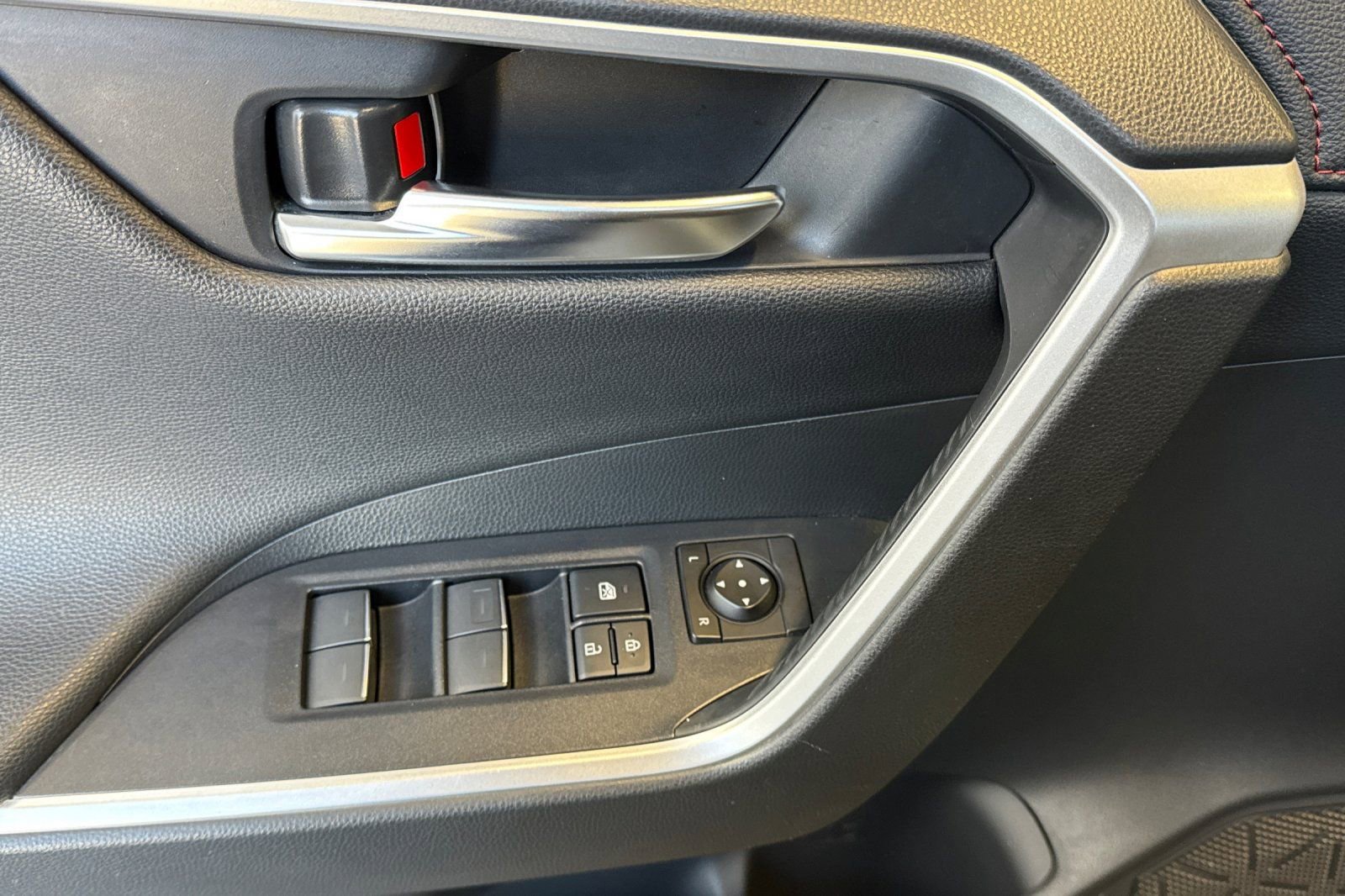 Certified 2023 Toyota RAV4 XSE w/ Weather Package AWD/4WD image 14