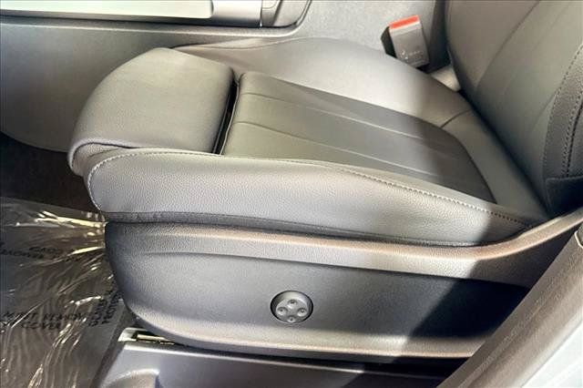 New 2026 Mercedes-Benz GLB 250 image 17