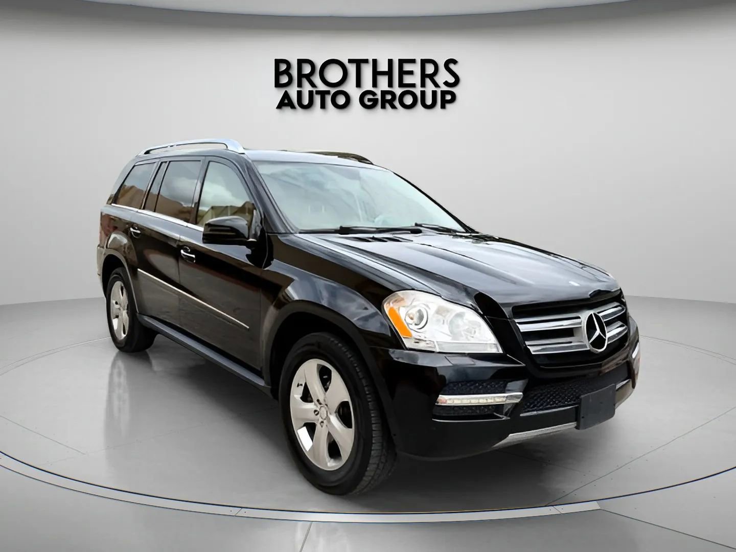 Used 2012 Mercedes-Benz GL 450 4MATIC image 3