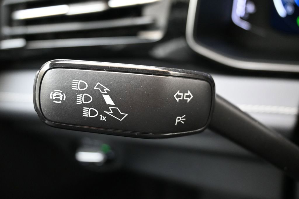 New 2026 Volkswagen Jetta SEL FWD image 29