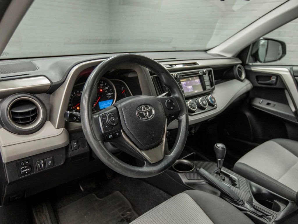 Used 2015 Toyota RAV4 LE image 16
