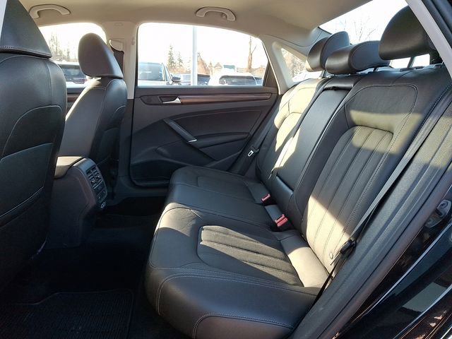 Used 2020 Volkswagen Passat 2.0T SEL FWD image 20