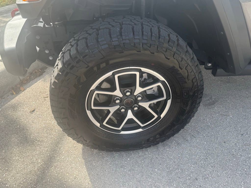 Certified 2025 Jeep Gladiator Rubicon w/ Safety Group image 34