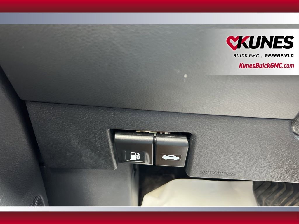 Used 2025 Nissan Versa SV image 26