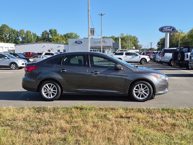 Used 2018 Ford Focus SE FWD image 14