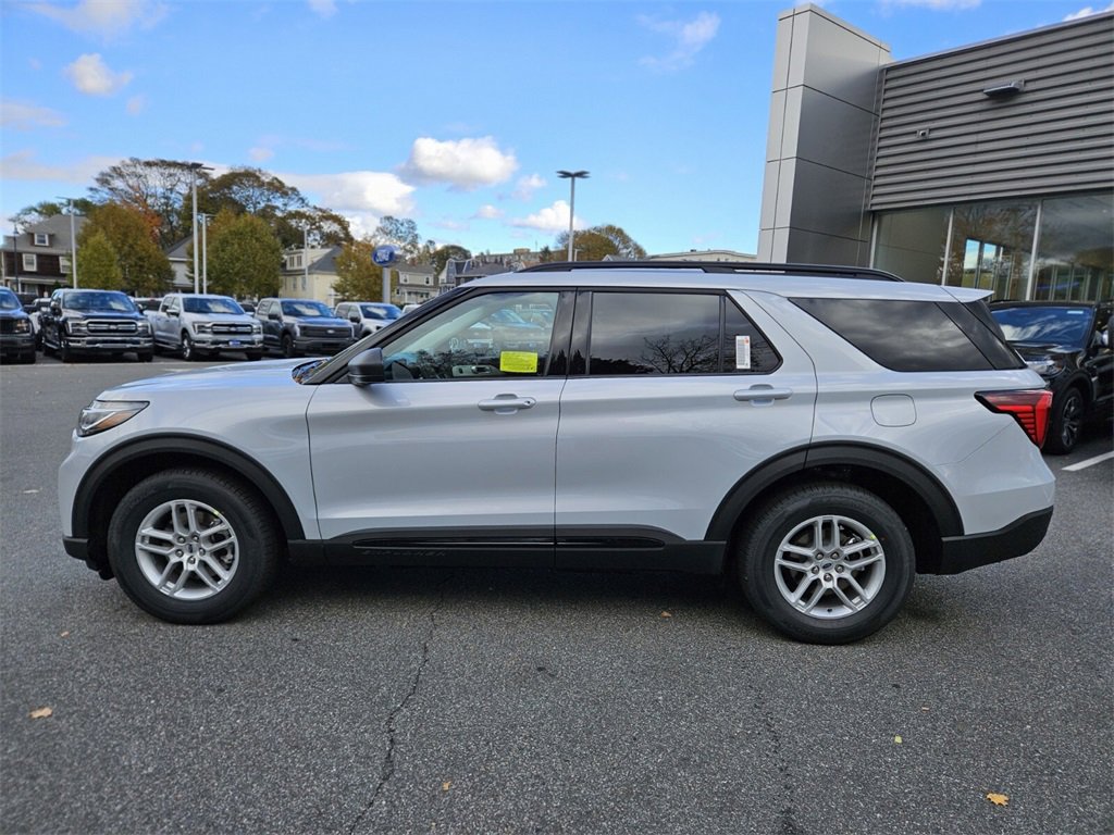 New 2026 Ford Explorer Active image 2