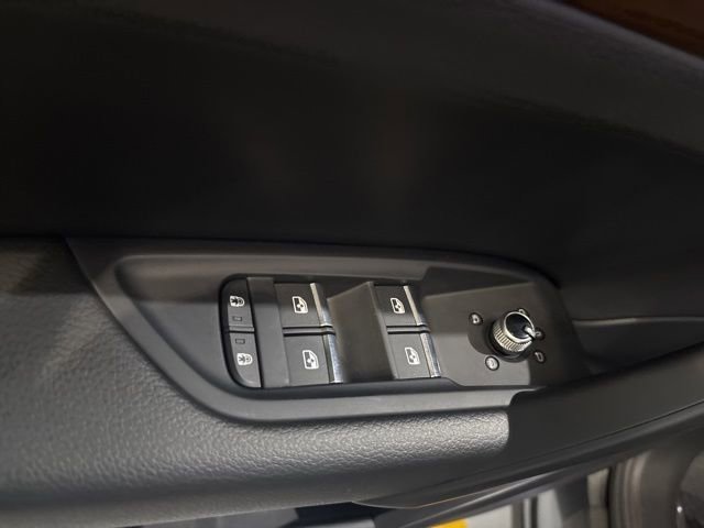 Used 2023 Audi Q5 2.0T Premium w/ Convenience Package image 14